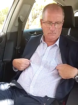 Snapshot of stiffandlubed@xh chatting on 03/05/25, 02:36 stiffandlubedxh online show from 03/05/25, 02:36