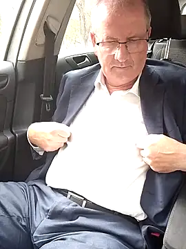 Snapshot of stiffandlubed@xh chatting on 03/06/25, 01:58 stiffandlubedxh online show from 03/06/25, 01:58