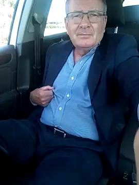 Snapshot of stiffandlubed@xh chatting on 03/11/25, 02:10 stiffandlubedxh online show from 03/11/25, 02:10