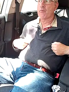 Snapshot of stiffandlubed@xh chatting on 03/14/25, 02:42 stiffandlubedxh online show from 03/14/25, 02:42