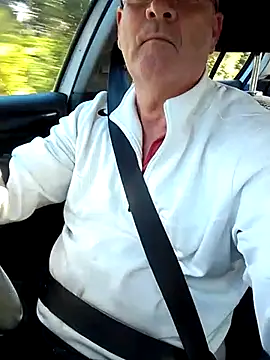 Snapshot of stiffandlubed@xh chatting on 03/21/25, 10:17 stiffandlubedxh online show from 03/21/25, 10:17