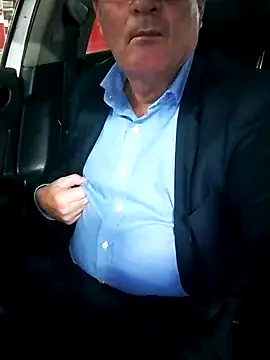 Snapshot of stiffandlubed@xh chatting on 09/15/25, 08:25 stiffandlubedxh online show from 09/15/25, 08:25