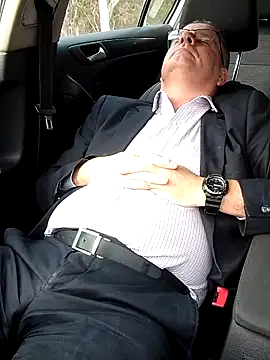 Snapshot of stiffandlubed@xh chatting on 09/17/25, 10:44 stiffandlubedxh online show from 09/17/25, 10:44