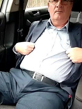 Snapshot of stiffandlubed@xh chatting on 09/29/25, 10:14 stiffandlubedxh online show from 09/29/25, 10:14