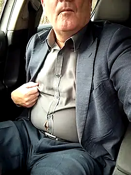 Snapshot of stiffandlubed@xh chatting on 10/01/25, 10:05 stiffandlubedxh online show from 10/01/25, 10:05