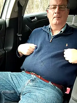 Snapshot of stiffandlubed@xh chatting on 10/02/25, 10:06 stiffandlubedxh online show from 10/02/25, 10:06