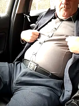 Snapshot of stiffandlubed@xh chatting on 10/12/25, 09:25 stiffandlubedxh online show from 10/12/25, 09:25