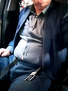 Snapshot of stiffandlubed@xh chatting on 10/30/25, 07:32 stiffandlubedxh online show from 10/30/25, 07:32