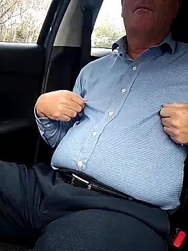 Snapshot of stiffandlubed@xh chatting on 11/04/25, 09:03 stiffandlubedxh online show from 11/04/25, 09:03