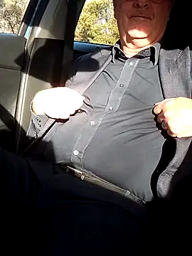 Snapshot of stiffandlubed@xh chatting on 11/12/25, 09:03 stiffandlubedxh online show from 11/12/25, 09:03