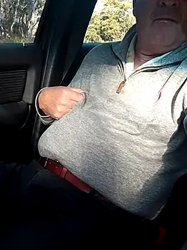 Snapshot of stiffandlubed@xh chatting on 11/27/25, 09:06 stiffandlubedxh online show from 11/27/25, 09:06