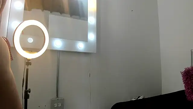 SEXXYLATINCOUPLE1 online show from 10/16/25, 10:27