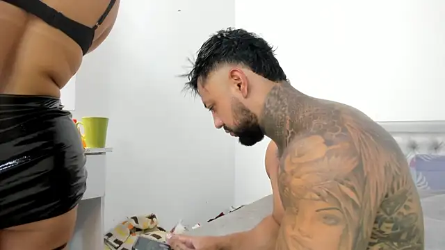 SEXXYLATINCOUPLE1 online show from 05/06/26, 10:20