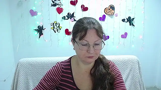 VanessaHotts online show from 02/17/25, 06:31