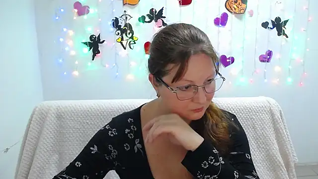 VanessaHotts online show from 02/26/25, 09:10