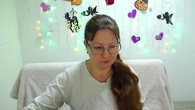 VanessaHotts online show from 03/01/25, 06:24