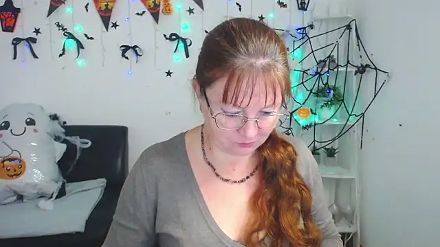 VanessaHotts online show from 11/03/25, 06:25