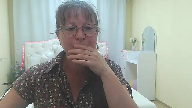 VanessaHotts online show from 07/07/26, 06:58