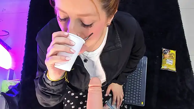 JulietaAlves online show from 01/08/26, 11:23