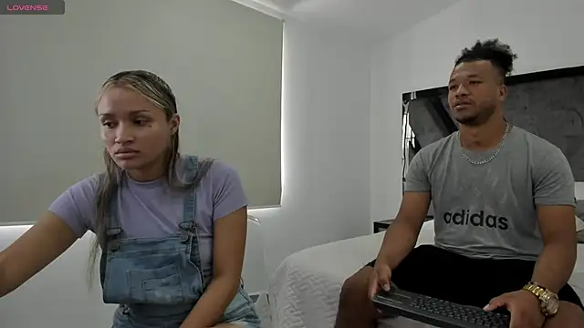 Snapshot of AnnieAndStefan chatting on 01/08/25, 02:46 AnnieAndStefan online show from 01/08/25, 02:46