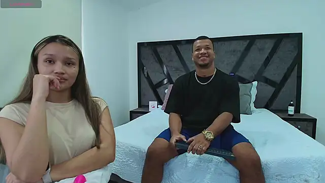 Snapshot of AnnieAndStefan chatting on 03/13/25, 12:46 AnnieAndStefan online show from 03/13/25, 12:46