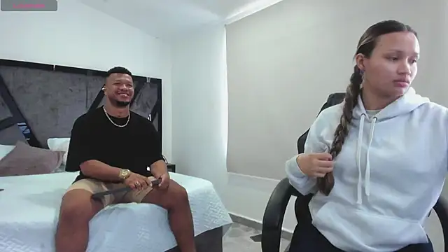 Snapshot of AnnieAndStefan chatting on 10/13/25, 12:38 AnnieAndStefan online show from 10/13/25, 12:38