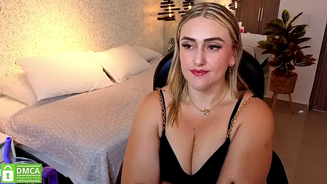 Snapshot of ELA_PS chatting on 09/29/25, 12:10 ELA PS online show from 09/29/25, 12:10