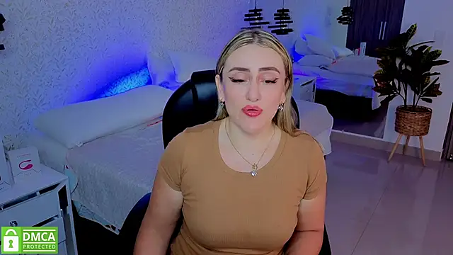 Snapshot of ELA_PS chatting on 10/17/25, 12:08 ELA PS online show from 10/17/25, 12:08