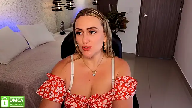 Snapshot of ELA_PS chatting on 10/25/25, 12:02 ELA PS online show from 10/25/25, 12:02