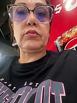 lonely shewolf online show from 02/17/26, 06:03