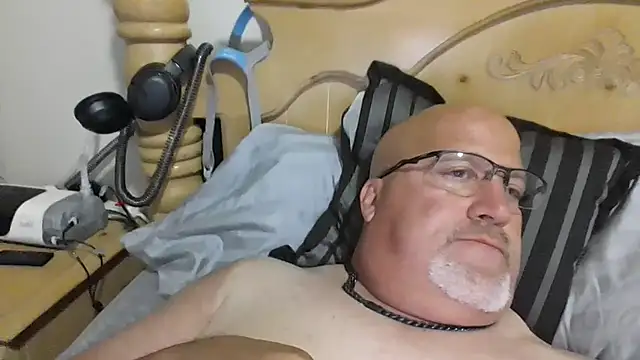 Bigbear0563 online show from 09/21/25, 05:42