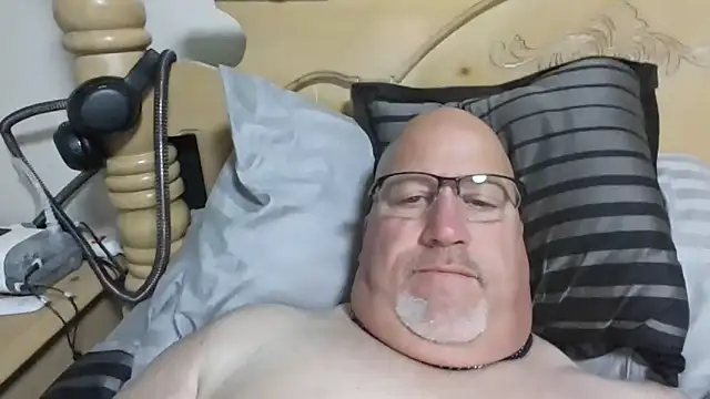 Bigbear0563 online show from 10/27/25, 05:55