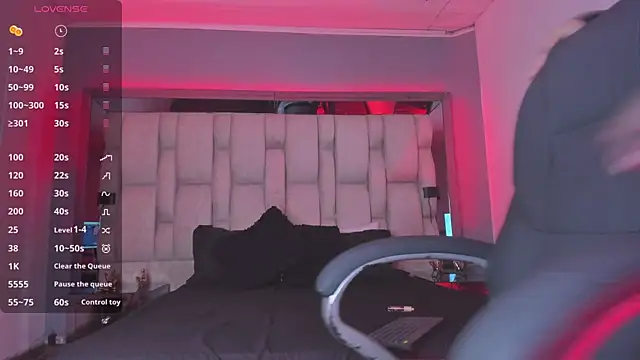 Emmily Savage online show from 01/11/25, 04:16