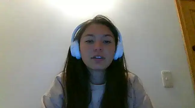 Snapshot of _andygirl chatting on 03/15/25, 01:08 andygirl online show from 03/15/25, 01:08