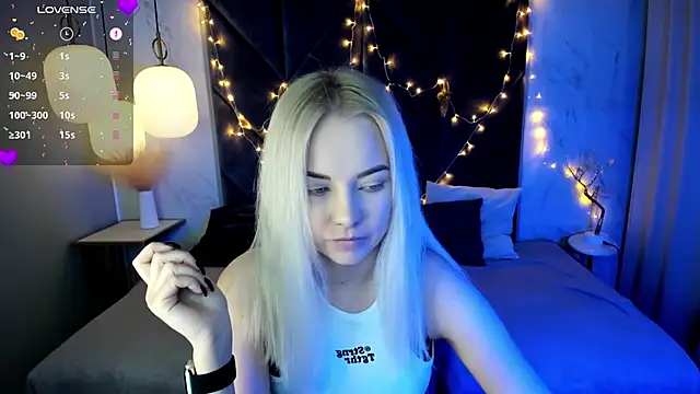 Snapshot of StephanieSweety chatting on 12/28/24, 05:02 StephanieSweety online show from 12/28/24, 05:02