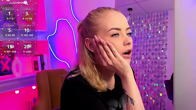 StephanieSweety online show from 04/24/26, 07:05