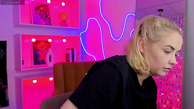 StephanieSweety online show from 06/07/26, 06:00