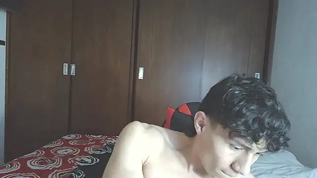 aresholland online show from 10/26/25, 11:42