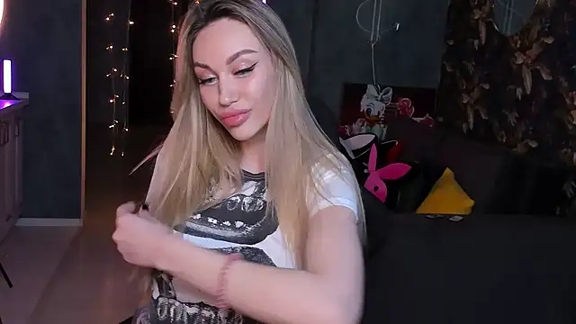 Snapshot of Blckmirrorr chatting on 02/05/25, 02:16 Blckmirrorr online show from 02/05/25, 02:16