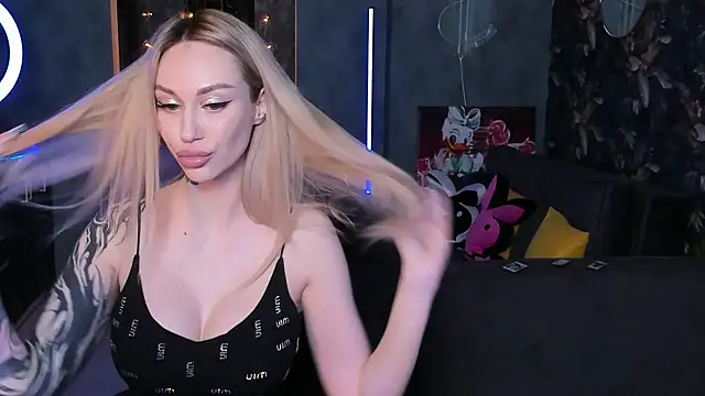 Snapshot of Blckmirrorr chatting on 12/05/25, 10:35 Blckmirrorr online show from 12/05/25, 10:35