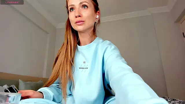 Snapshot of Miya_Nika chatting on 01/30/25, 07:48 Miya Nika online show from 01/30/25, 07:48