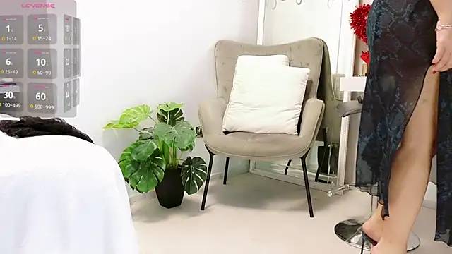 Snapshot of missmiamore chatting on 01/15/25, 07:34 missmiamore online show from 01/15/25, 07:34