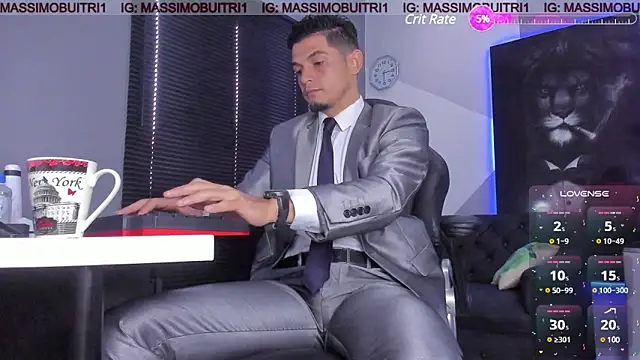 Snapshot of massimo_g chatting on 03/10/25, 01:32 massimo g online show from 03/10/25, 01:32