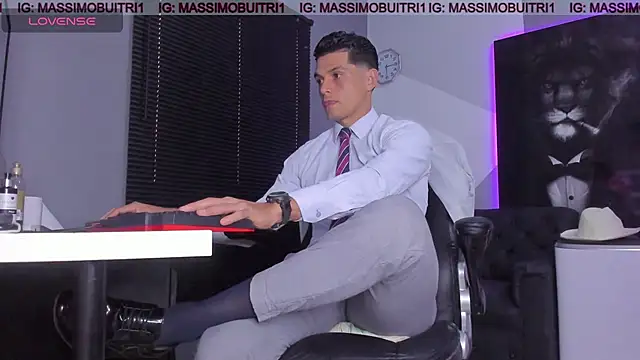 Snapshot of massimo_g chatting on 10/17/25, 10:34 massimo g online show from 10/17/25, 10:34