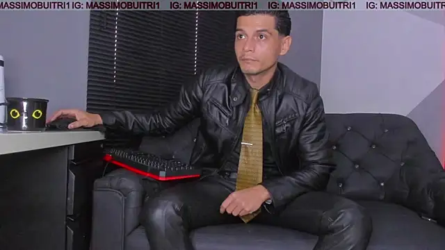 Snapshot of massimo_g chatting on 11/14/25, 12:59 massimo g online show from 11/14/25, 12:59