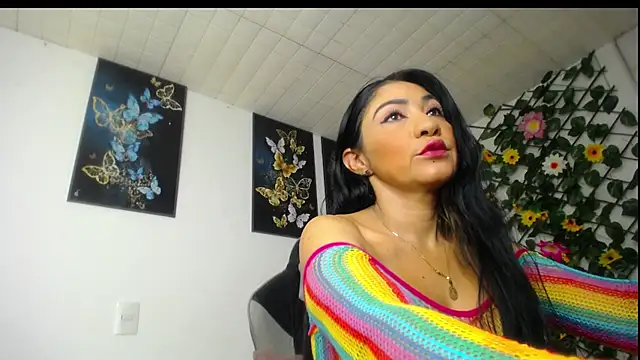 luzcastillo07 online show from 02/27/26, 08:47