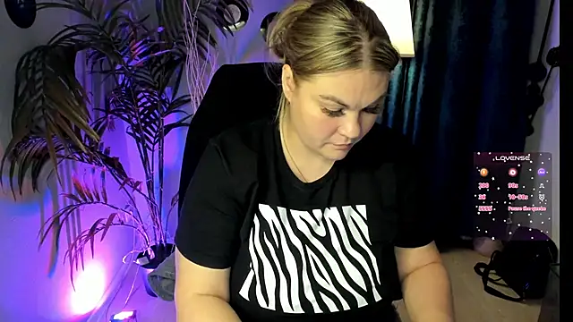 ZenaPallmer online show from 10/11/25, 07:12