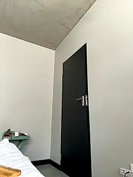 BedroomBullyX5 online show from 10/27/25, 08:29