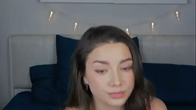 sinthiaroze online show from 12/25/24, 06:09