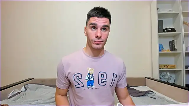 Snapshot of sam_huston chatting on 12/14/24, 12:44 sam huston online show from 12/14/24, 12:44